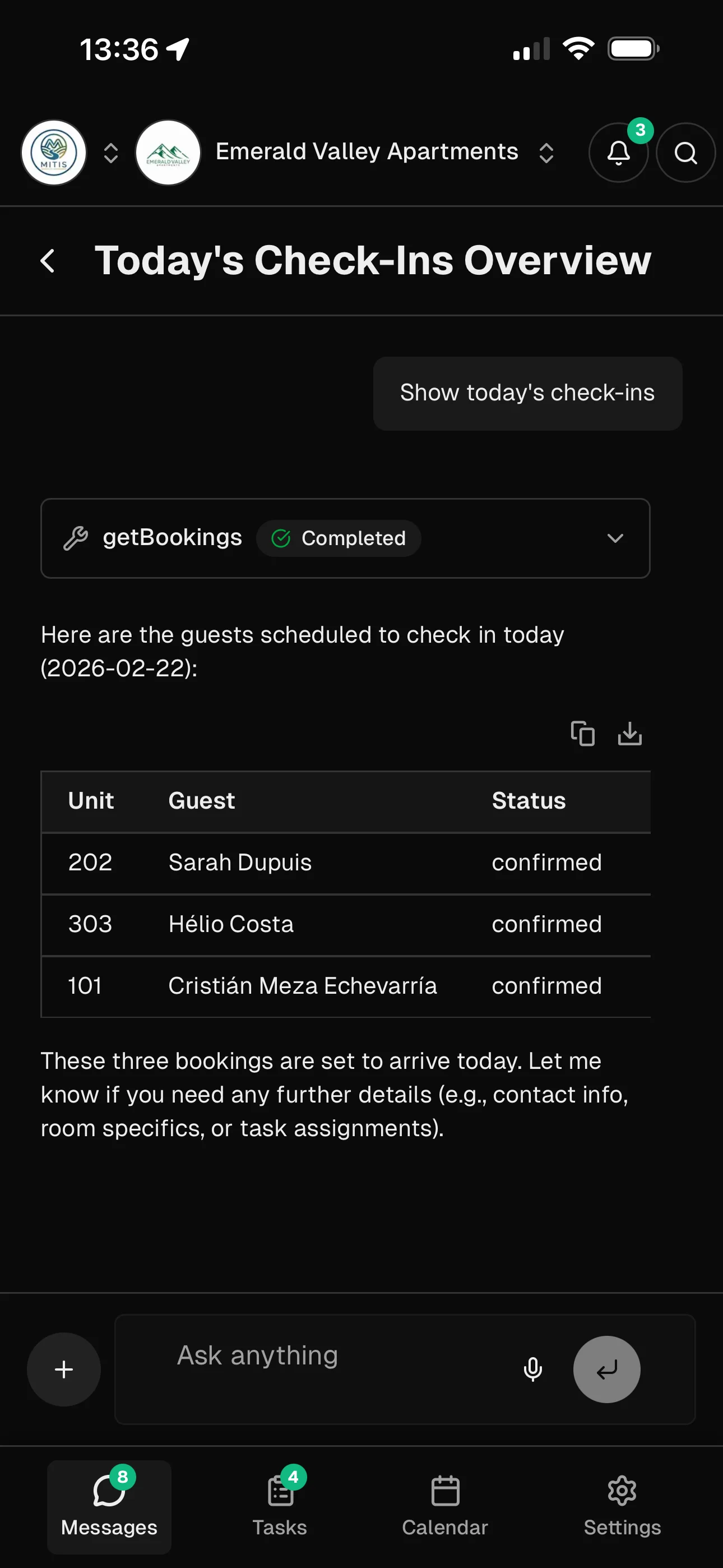 Vidimo AI copilot answering with live booking data